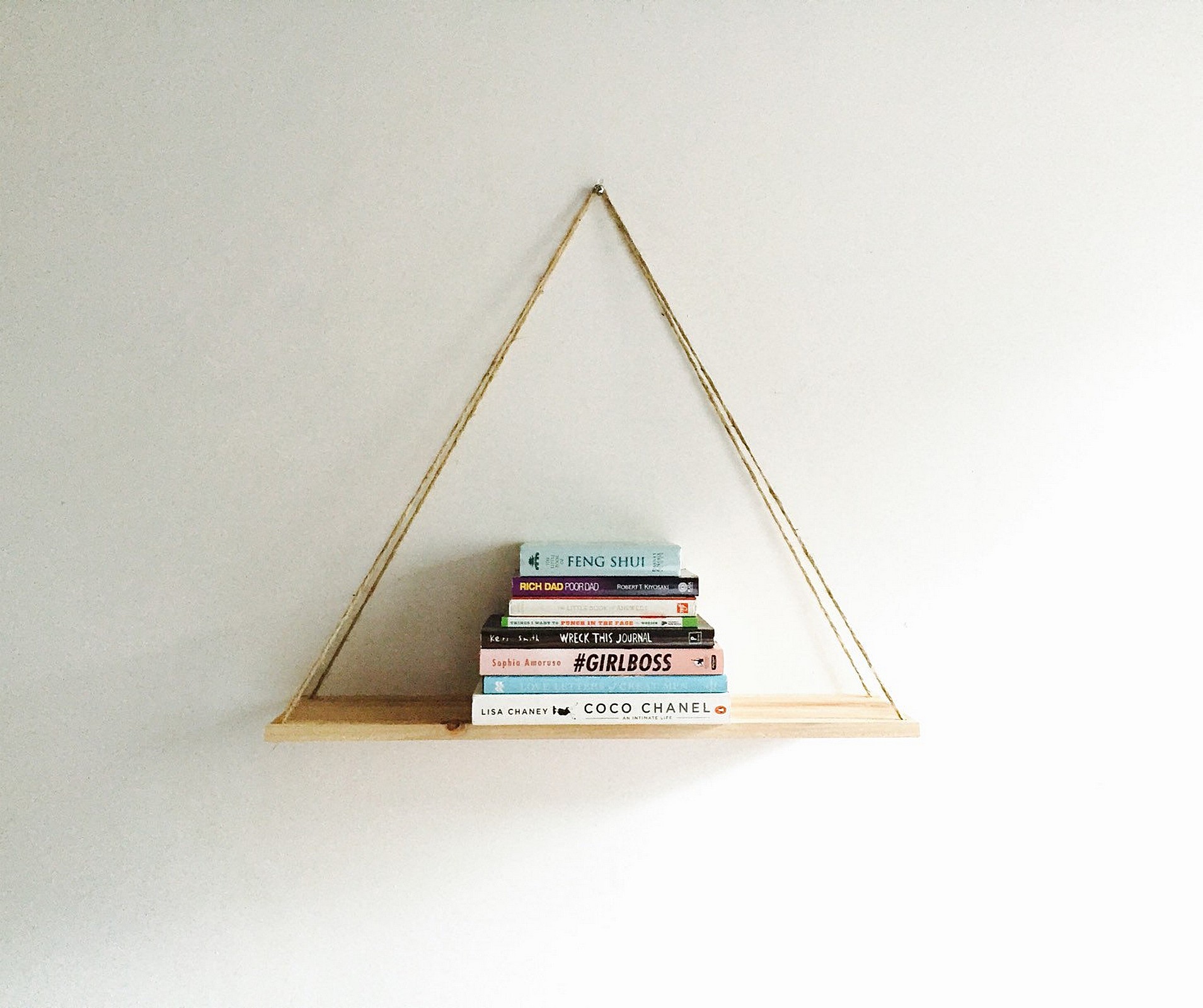 Unique-Hanging-Shelf-Floating-Bookshelves-DIY
